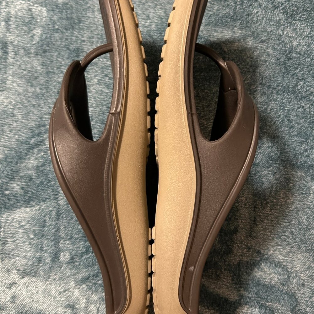 Crocs Flip-flops Size Men's 7, Women's 9 - Picture 3 of 5